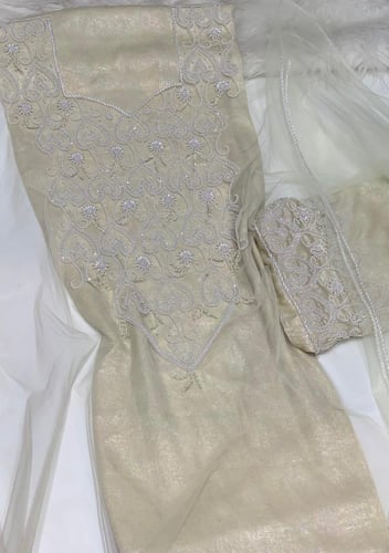 ثوب تور حرير جاكار قطعتين شغل فصوص ولولو (غير مفصل...