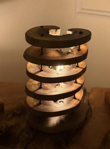 Abajora made of konocarpus wood, height 32 cm, wid...