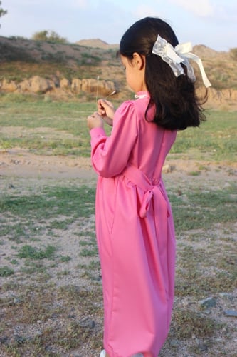 مريول بياقة مرتفعة وكم طقطق