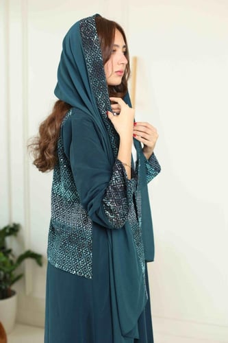 Warm turquole -petrol