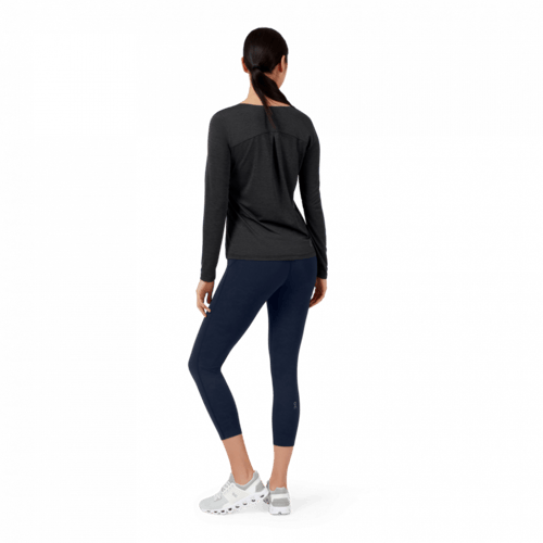 أون رننج شيرت بكم طويل نسائي لون اسود