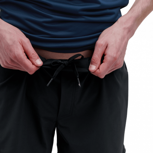 أون رننج شورت خفيف جدا V5 رجالي لون أسود