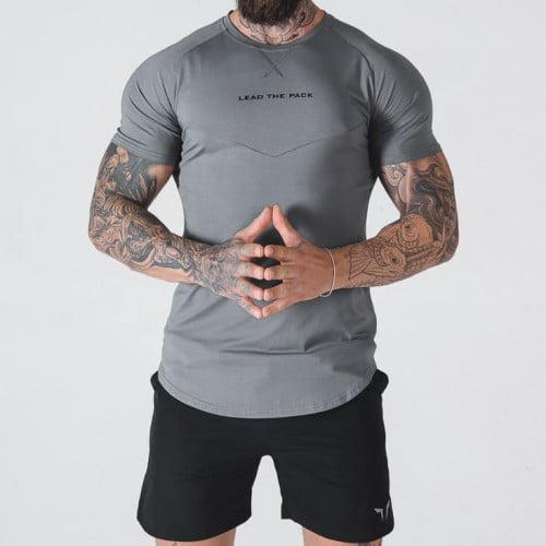 تي شيرت رياضي "ستيتمينت" من سكوات وولف