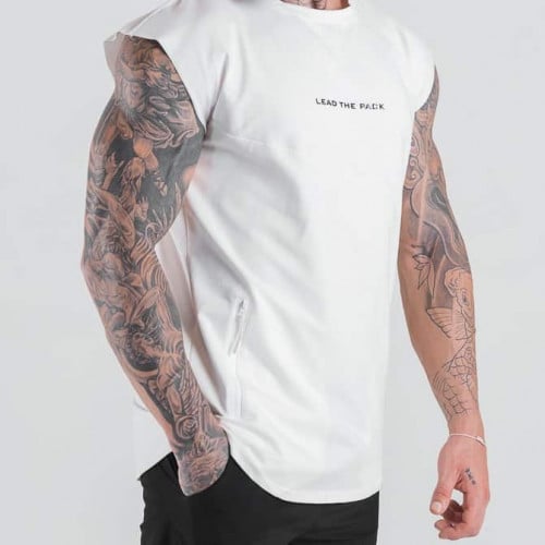 تي شيرت رياضي بدون أكمام وذات أكتاف منخفضة من سكوا...