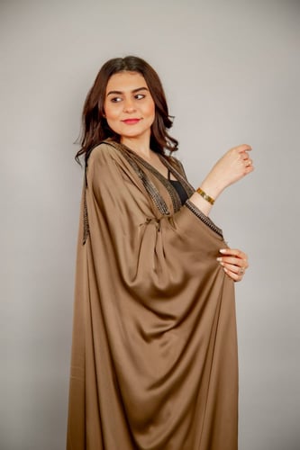 عبايه بشت زبده