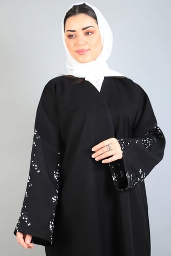 عبايه انترنت تطريز على الاكمام