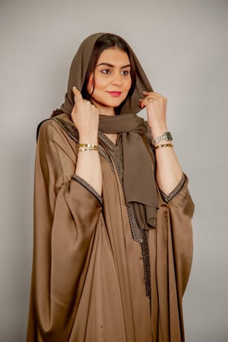 عبايه بشت زبده