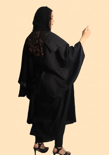 عباية رسمية سوداء بتصميم مميّز من قماش اللينين اله...