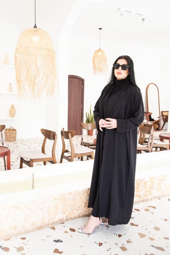 عباية كريب رسمية 3 قطع بتصميم رائع