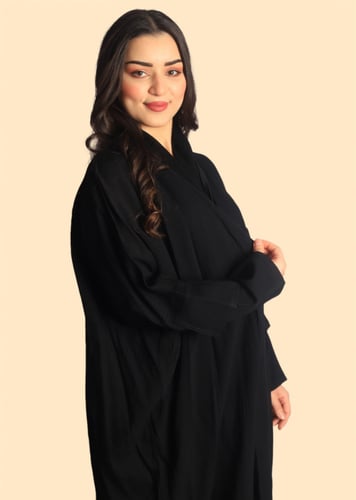 عباية كريب سعودي رسمية بتصميم مُميّز