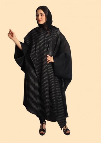 عباية رسمية سوداء بتصميم مميّز من قماش اللينين اله...