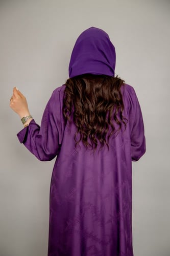 عبايه ملونه