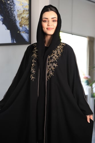 عباية رسمية كريب بتطريز شك من الوسط