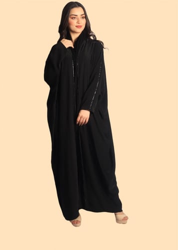 عباية سوداء لمسة حرير بتصميم على الأكتاف