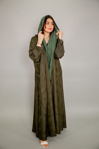 عبايه ملونه