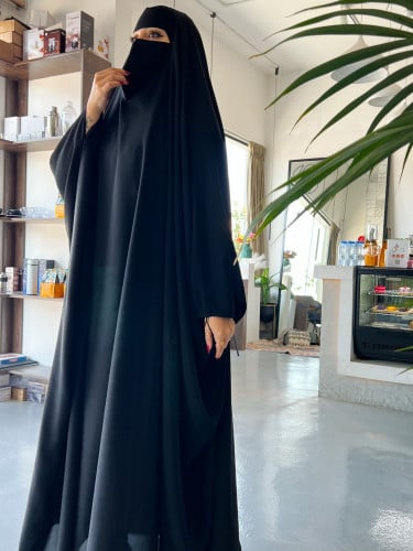 عباية راس بلاك بيري فراشة مغلقة من الامام بكم خيط