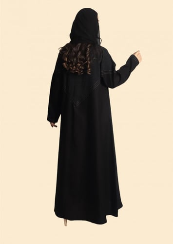 عباية سوداء من قماش الكتان بتطريز ناعم