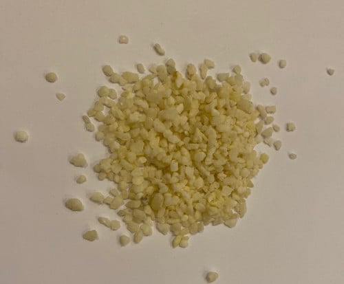 احجار مقاس صغير لون اصفر