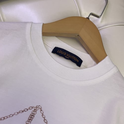 بدلة لويس فيتون ولادي قطعتين