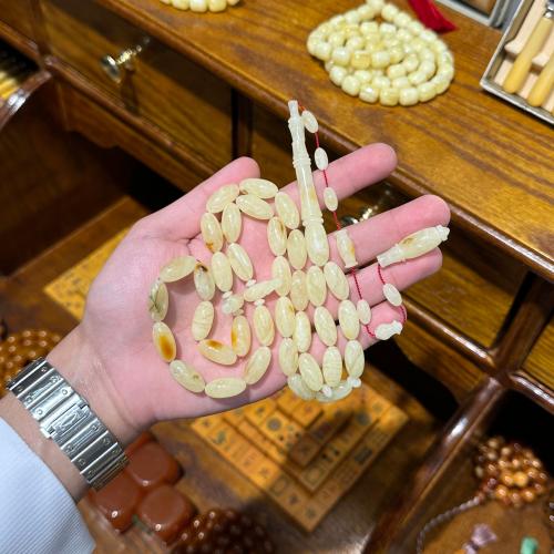 كهرمان حجر واحد طبيعي