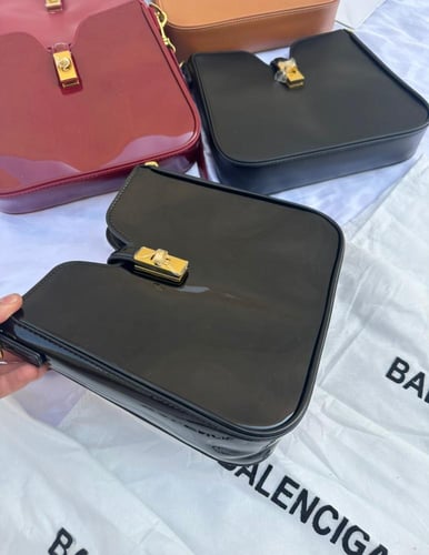 حقيبة Balenciaga النسائية
