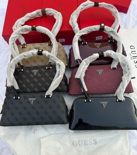 شنط GUESS مثالية للمشاوير اليومية والمناسبات