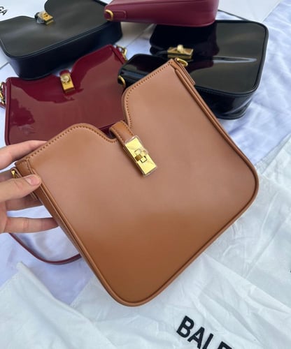 حقيبة Balenciaga النسائية