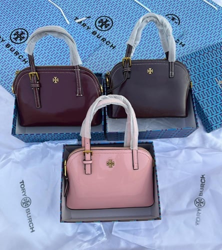 شنطة Tory Burch بتصميم أنيق وعصري