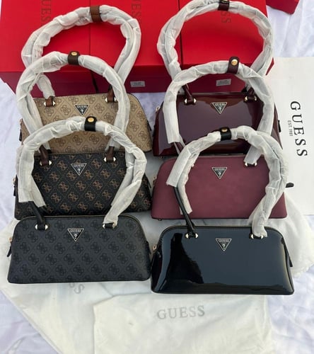 شنط GUESS مثالية للمشاوير اليومية والمناسبات