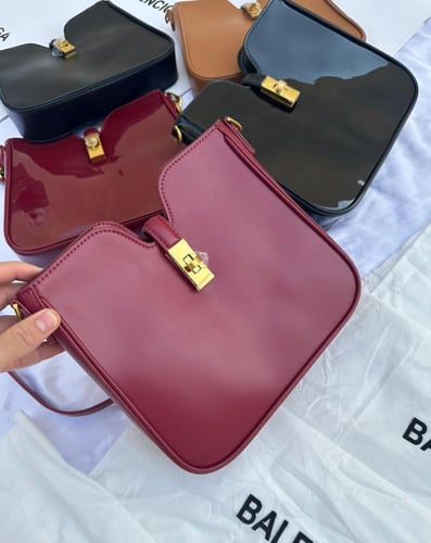 حقيبة Balenciaga النسائية