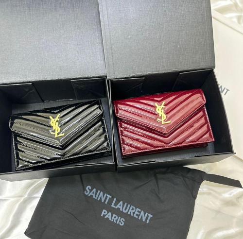 حقيبة سان لوران مربعة