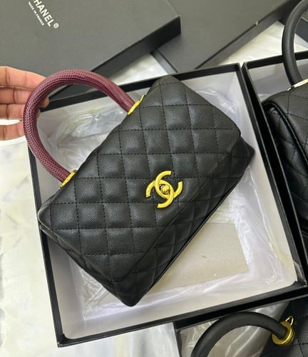 حقيبة شانيل مربعة