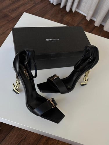 هيلز سان لوران