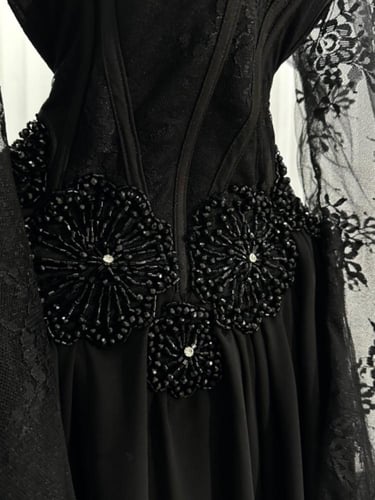 فستان سهرة أسود طويل