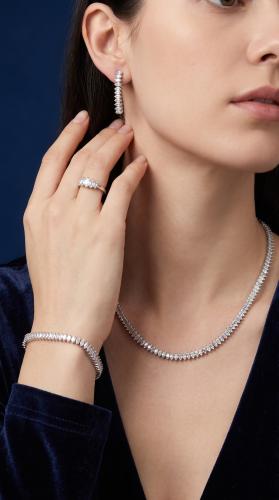 طقم زاركون بدقة الألماس
