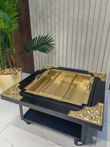 منقل حطب منقةش اسود وذهبي 58سم في58سم