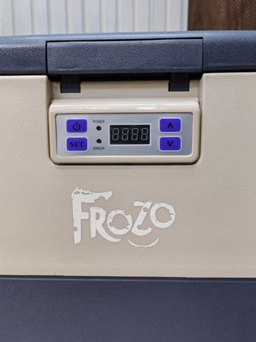 ثلاجة وفريزر FROZO من رفيق الدرب 49 لتر