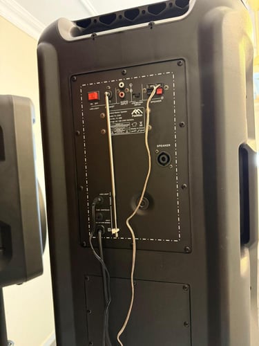 طقم سماعات احترافي للقاعات الكبيرة