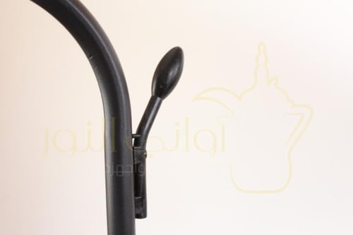 علاقة ملابس بعجلات متحركة