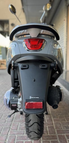 دراجة دباب مهدي فيسبا 150CC اللون رمادي motorcycle