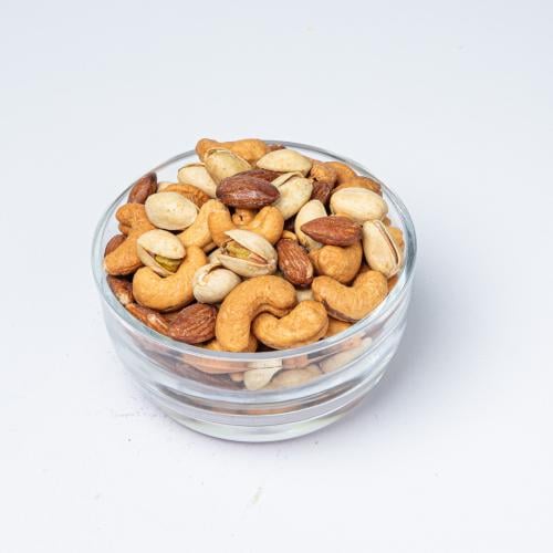 مكسرات مشكل لوز وكاجو وفستق