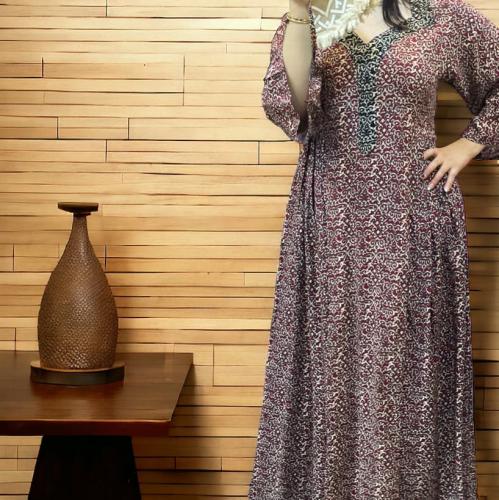 جلابية استقبال نسائية قطن روز طبعة عروق متداخل