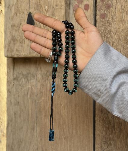 A tasbih with beads