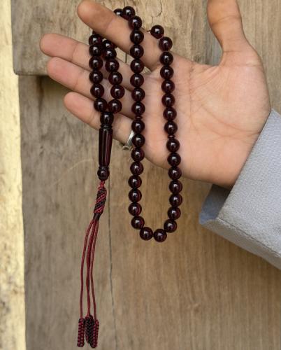 A tasbih with saffron-colored beads, Warba, Karkoush, handmade