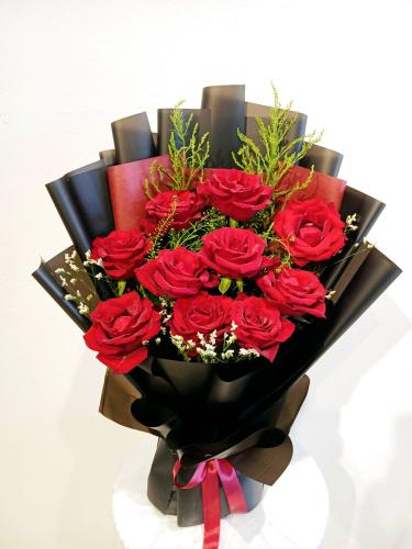 Red Gardenia flower, black or white packaging