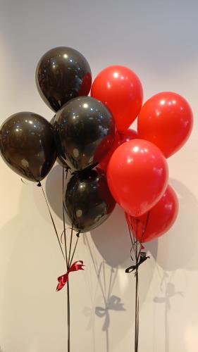 80 balloons, colors chosen by the customer