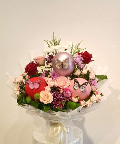 Baby mix natural bouquet with baby rose, jasmine,...