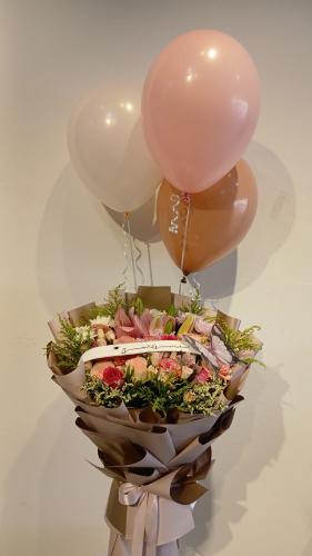 A bouquet of natural mixed roses and baby roses, L...