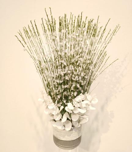 Fakhri vase in silver color with artificial access...