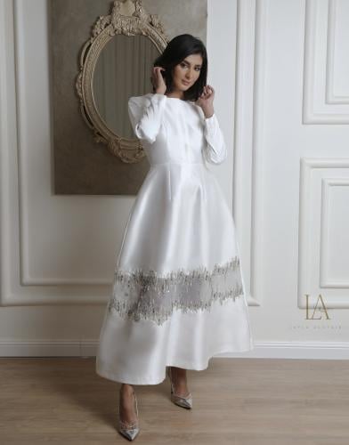 فستان اوف وايت